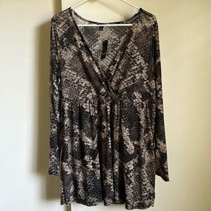 Torrid 2 Snake Print Long Sleeve Peplum Top